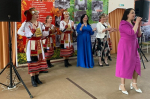 Лужанок поздравили с наступающим праздником