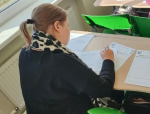 ЕГЭ по-взрослому: пробный экзамен сдают родители выпускников